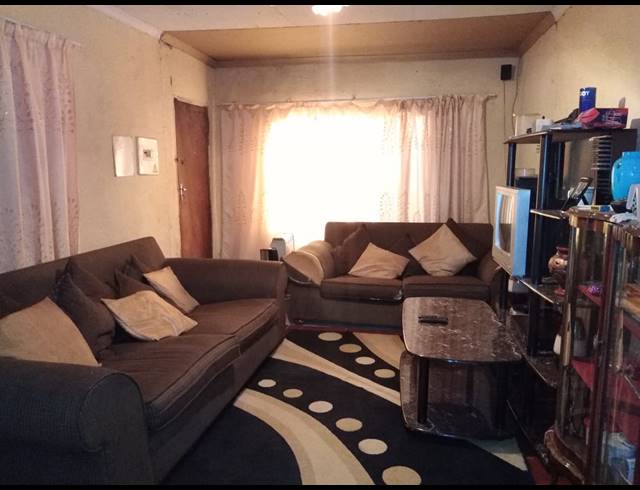 3 BEDROOM HOUSE FOR SALE IN BEVERLEY HILLS